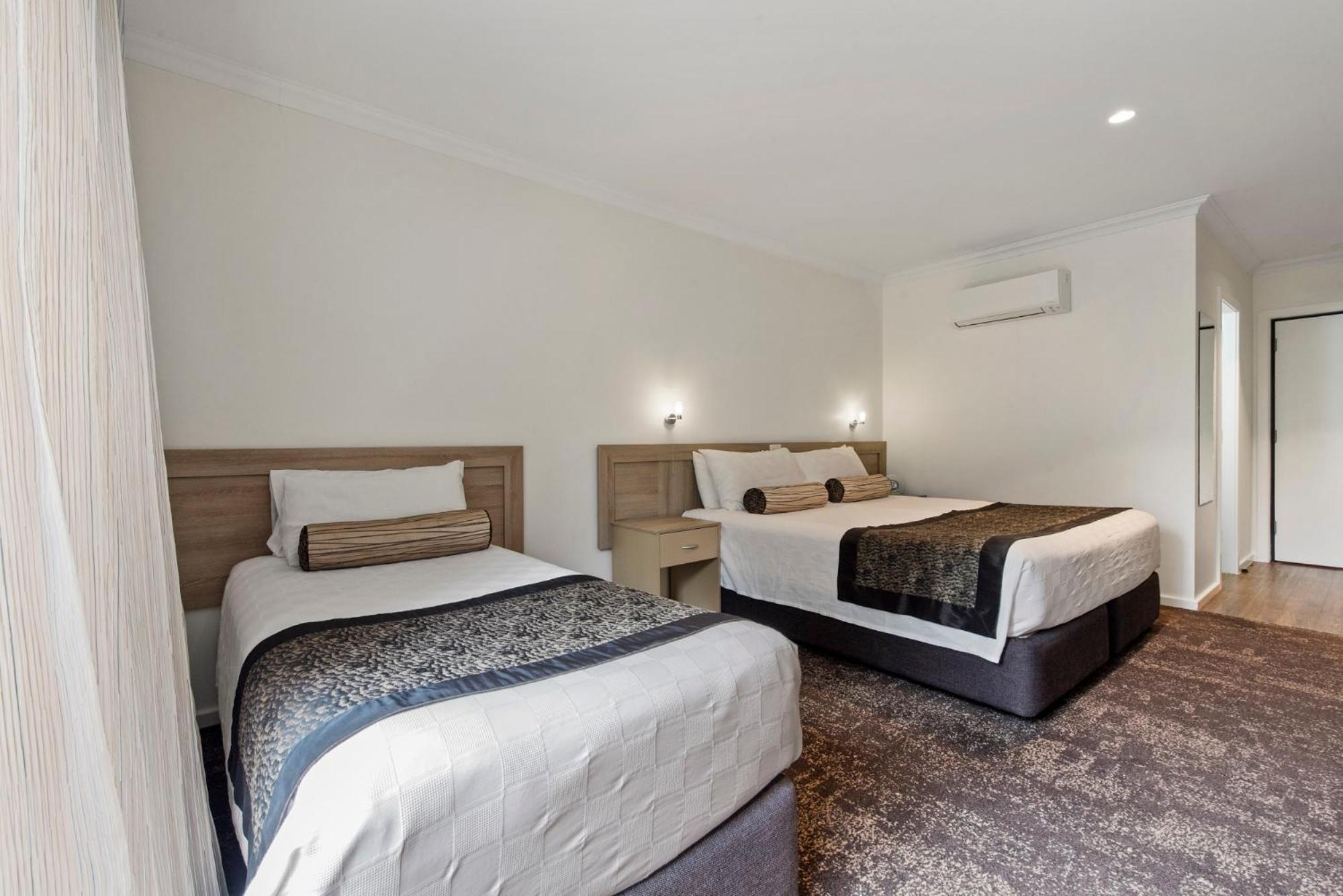 Springs Mittagong Hotel ภายนอก รูปภาพ